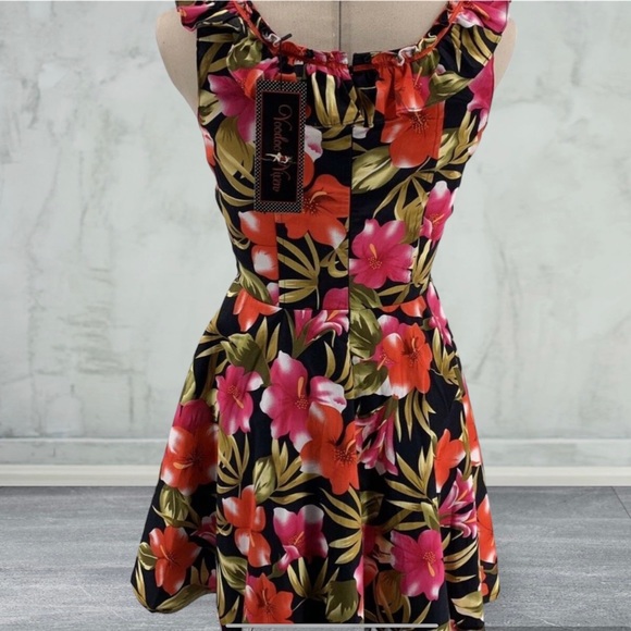 01. Voodoo Vixen Dress Floral Hawaiian Inspired 60's Retro Vixen Sm NWT - Picture 2 of 4